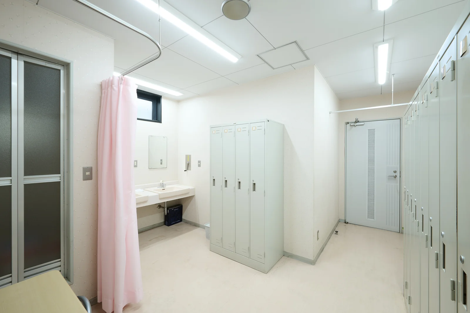 女性専用更衣室